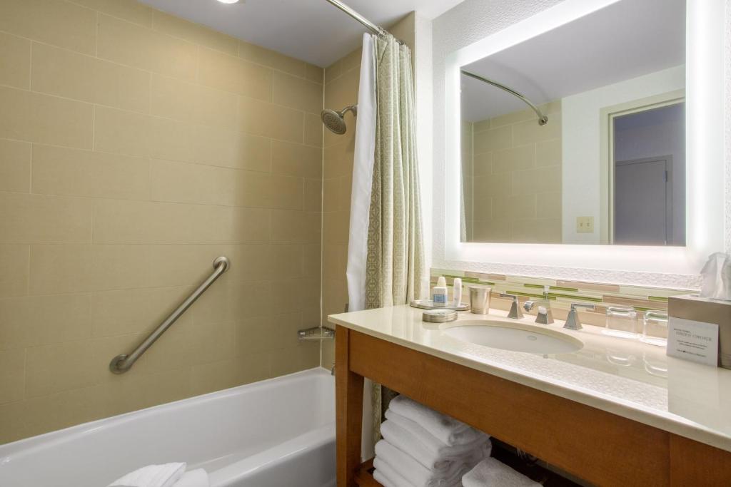 Omni Providence - 