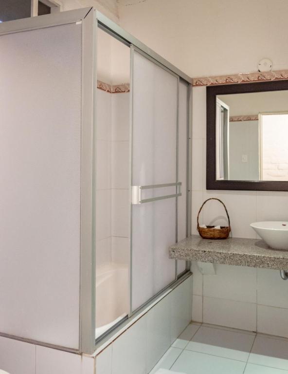 Hostería La Eterna Primavera - Habitación Cuádruple Con Baño