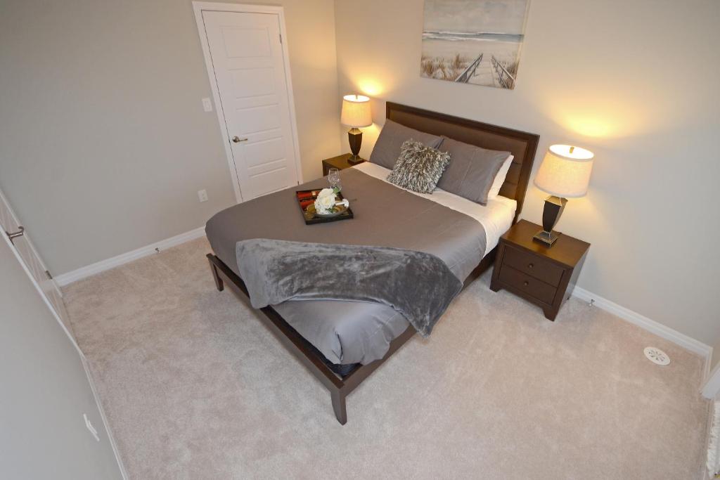 Royal Stays Townhome Collection - 3 Bedroom Townhome in Oakville - Appartement De Trois Chambres