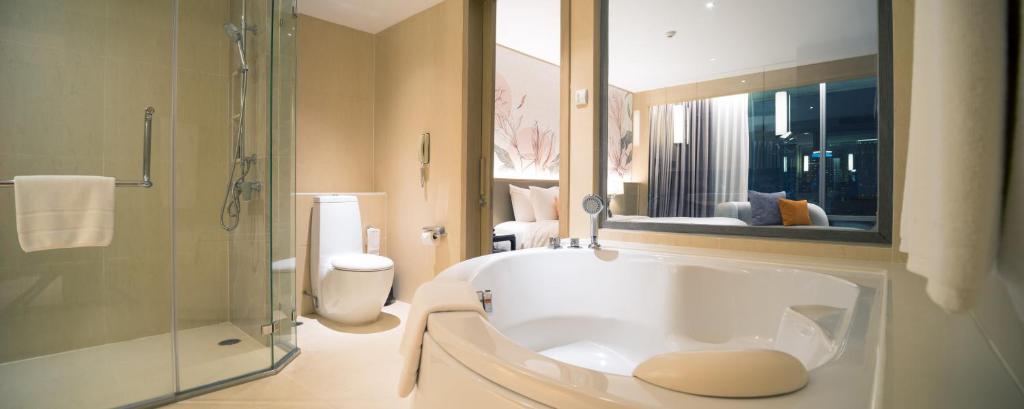 Koupelna v ubytování Sivatel Bangkok Hotel