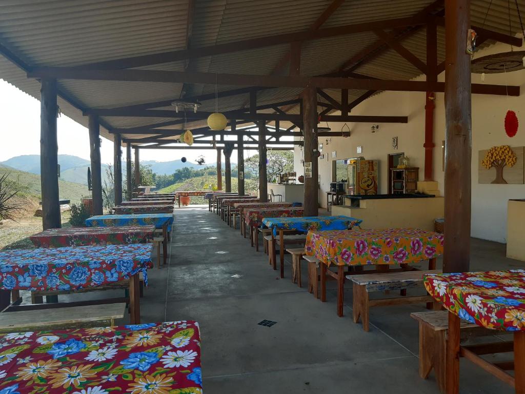  Restaurante e Pousada Chique na Roça