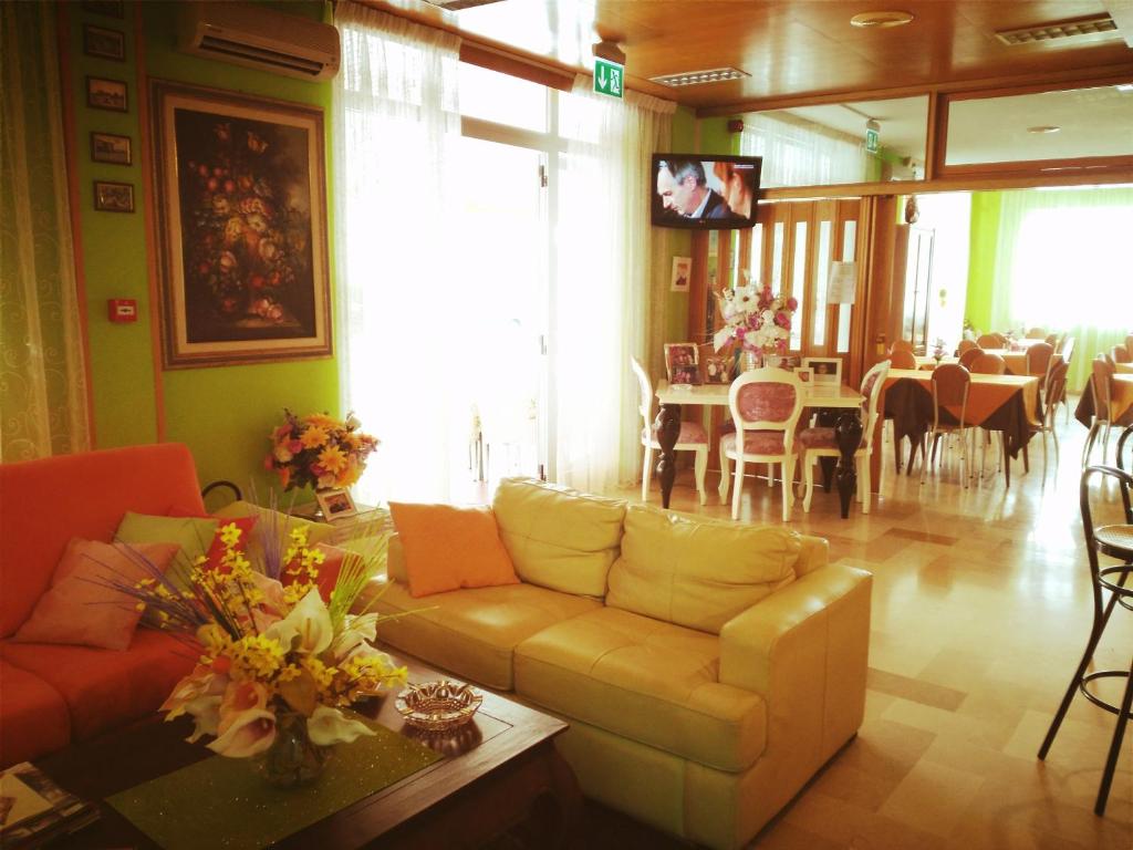 Posezení v ubytování Hotel Simon