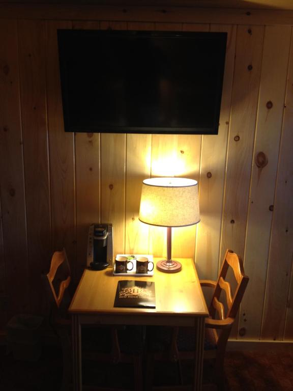 Reid Ridge Lodge - Queen Room With Two Queen Beds