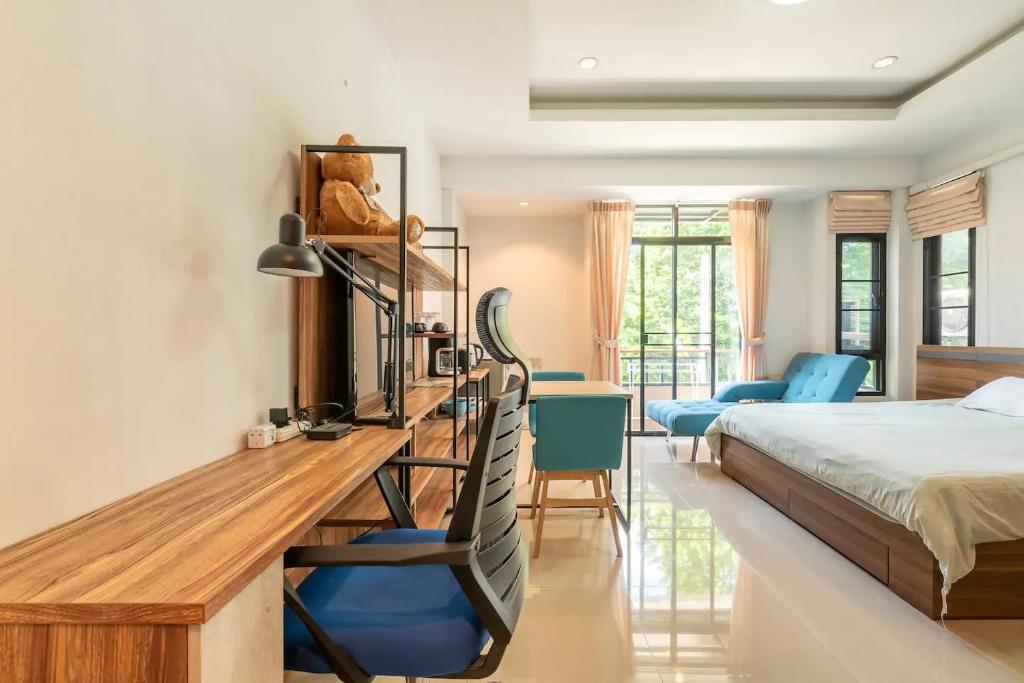 Loft Style Townhouse Near Old City - Triple Chambre Avec Salle De Bain Privée