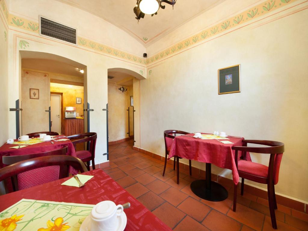 EA Hotel Jeleni Dvur Prague Castle - Resim 34