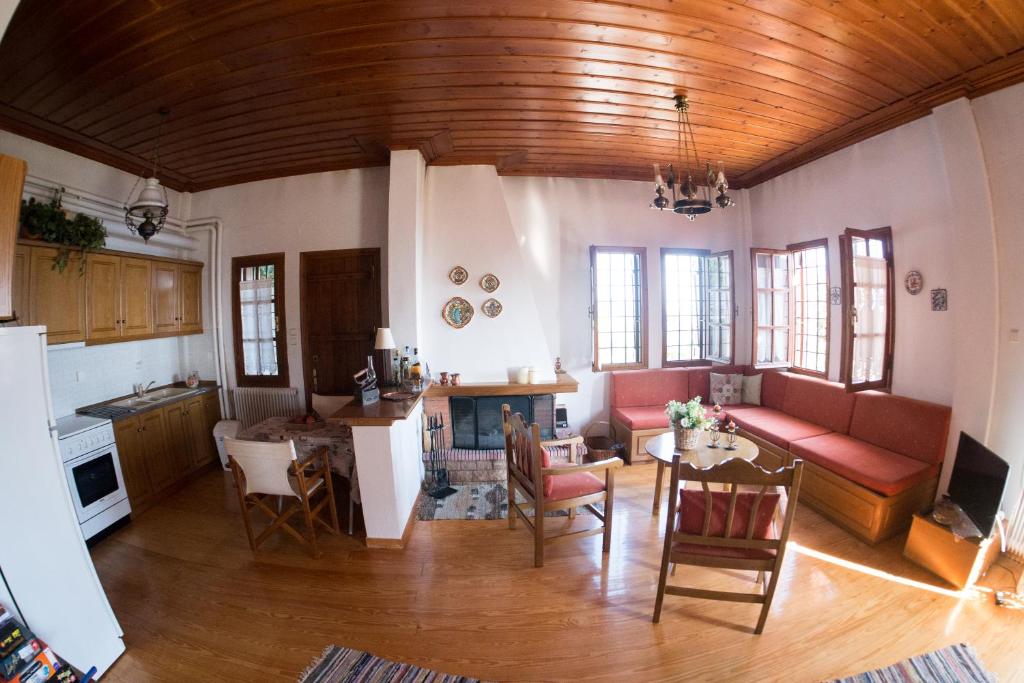 Posezení v ubytování Pelion House with Wonderful View