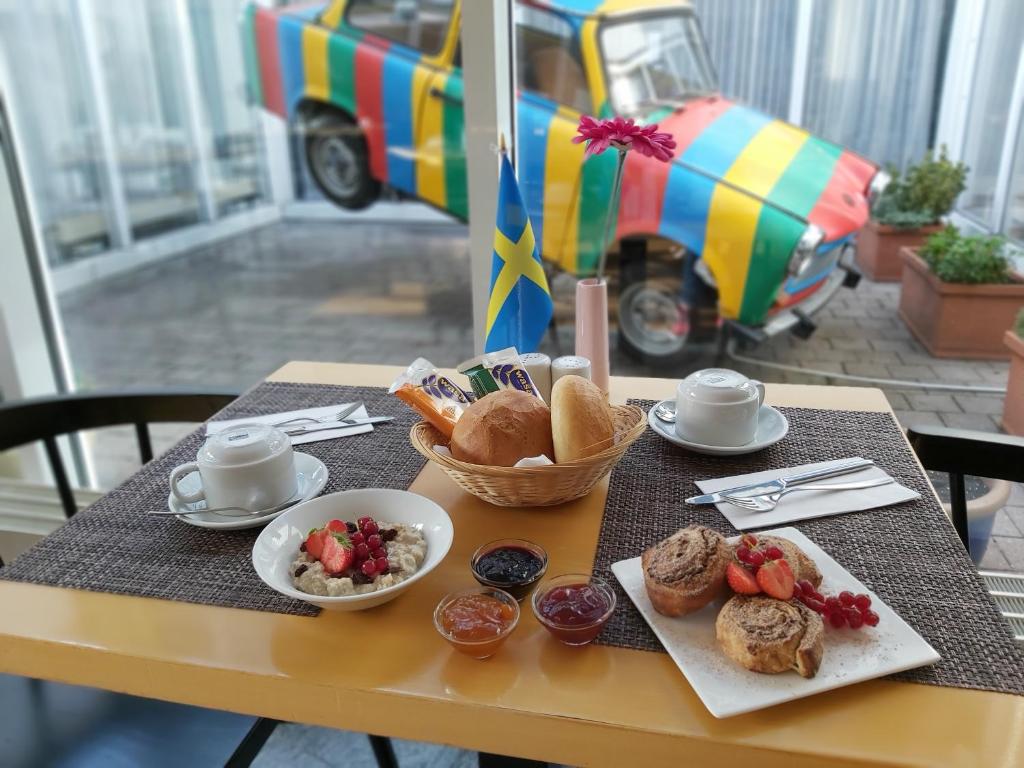 Good Morning + Leipzig - Resim 12