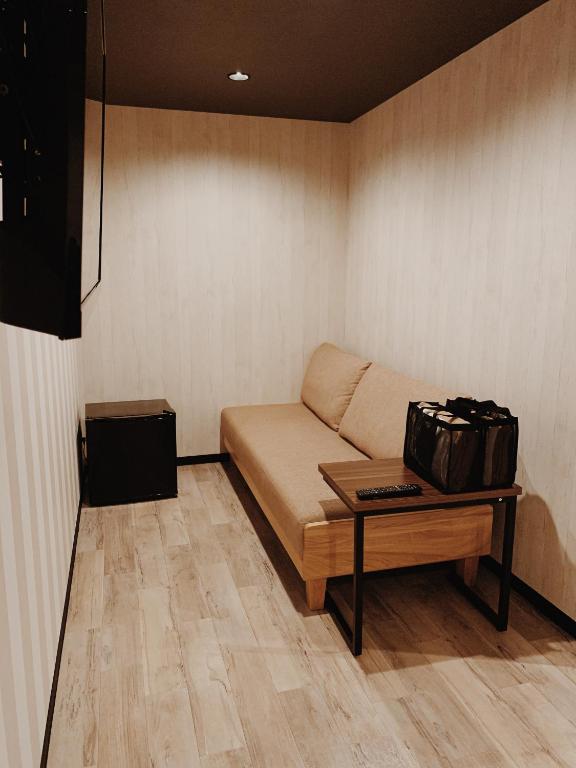 Posezení v ubytování Hotel Capsule Inn Shizuoka