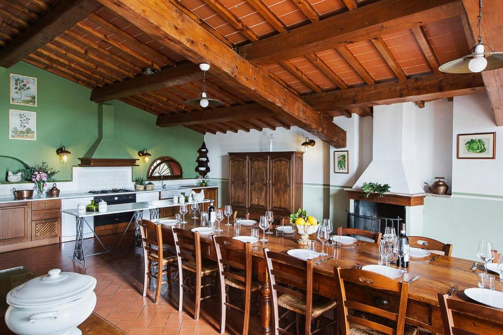 Reštaurácia alebo iné gastronomické zariadenie v ubytovaní Casavilla Rentals by Torre a Cona