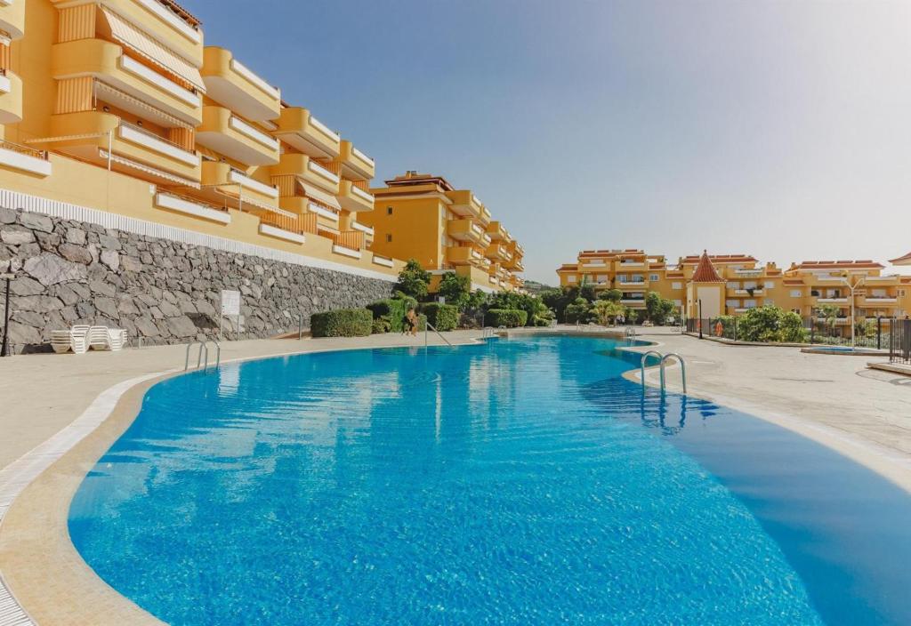 Bazén v ubytovaní Apartamento de lujo en puerto Santiago 1 alebo v jeho blízkosti