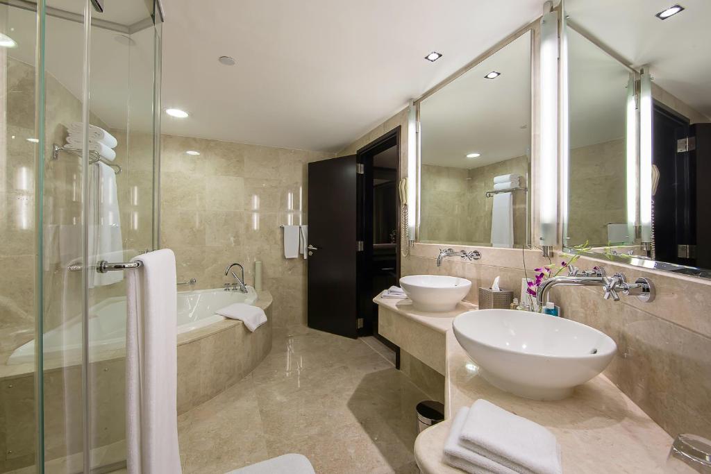 Ramada Plaza by Wyndham Dubai Deira - Resim 43