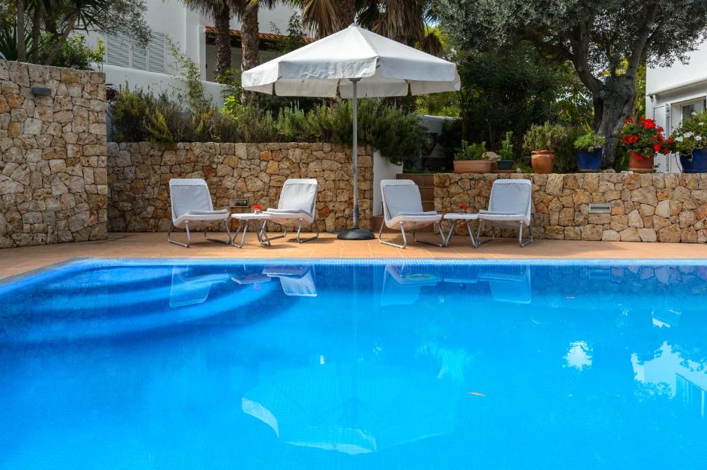 Bazén v ubytování Villa Blanca Santa Eulalia nebo v jeho okolí