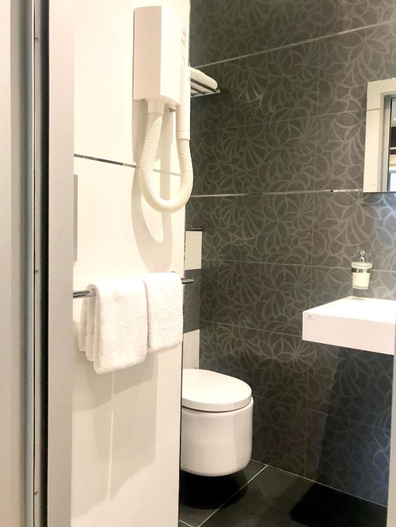 Hotel des Arceaux - Resim 42