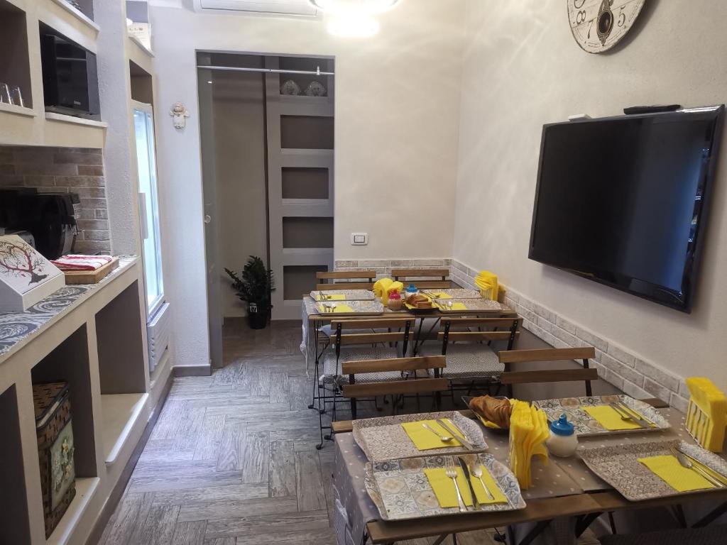 Telewizja i/lub zestaw kina domowego w obiekcie Guesthouse Luisella