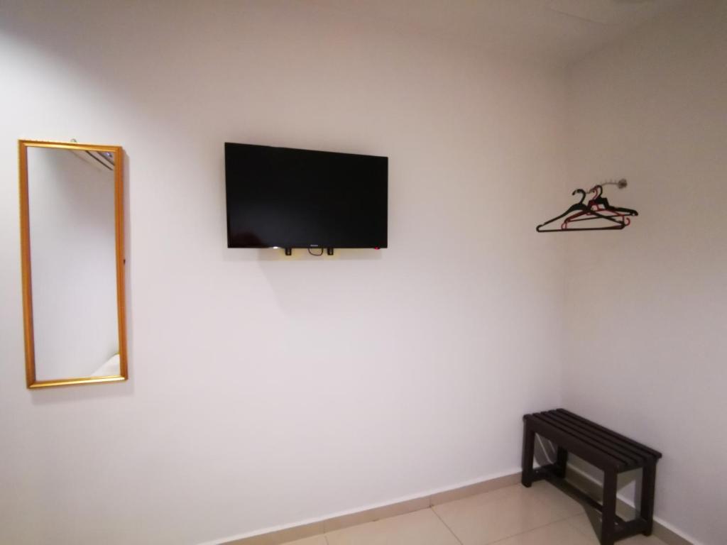 TV a/nebo společenská místnost v ubytování Clover Hotel Port Dickson