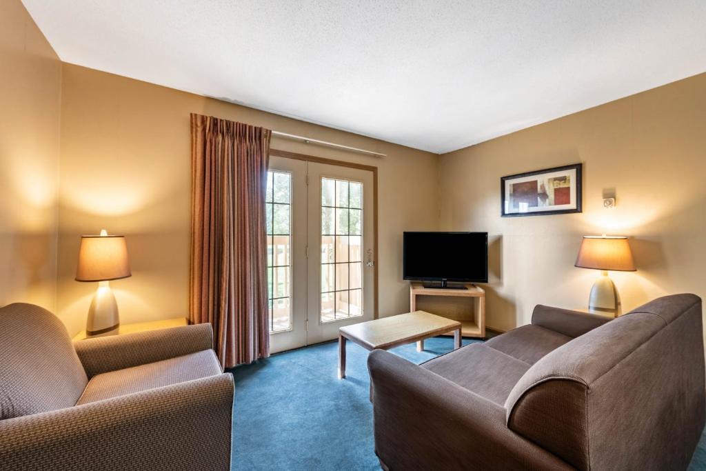 Americas Best Value Inn St. Marys - King Suite-no Fumar