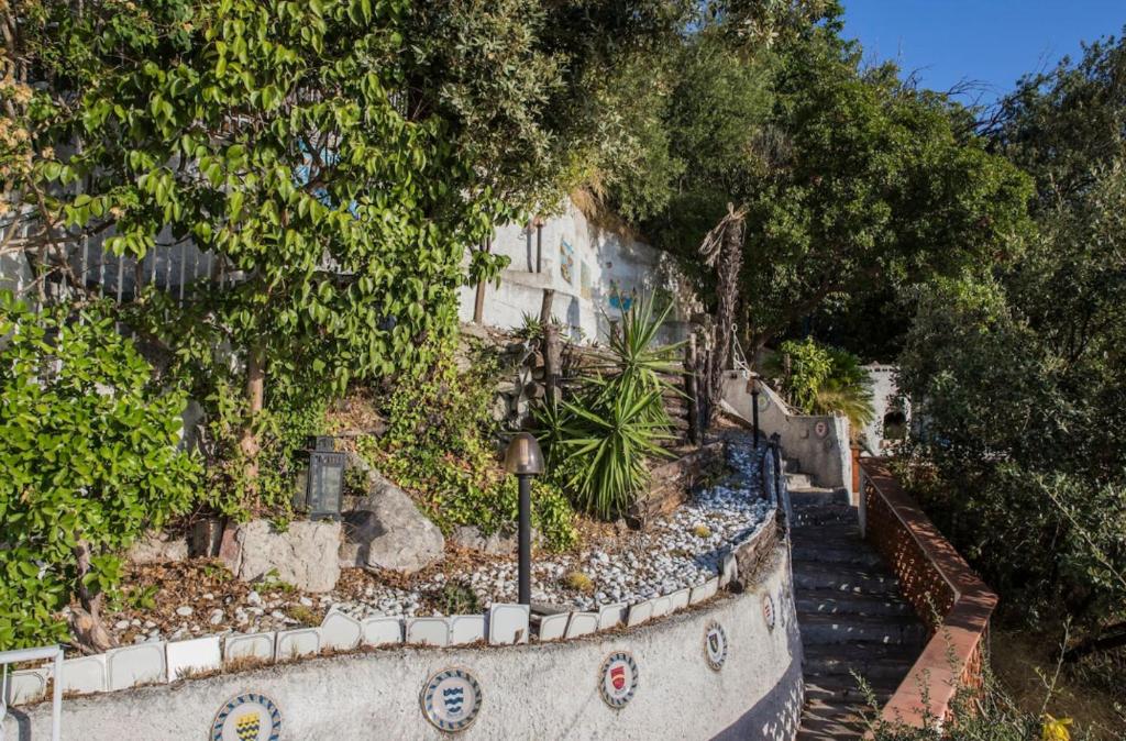 Zahrada ubytování VILLA FUENTI BAY -Amalfi Coast-