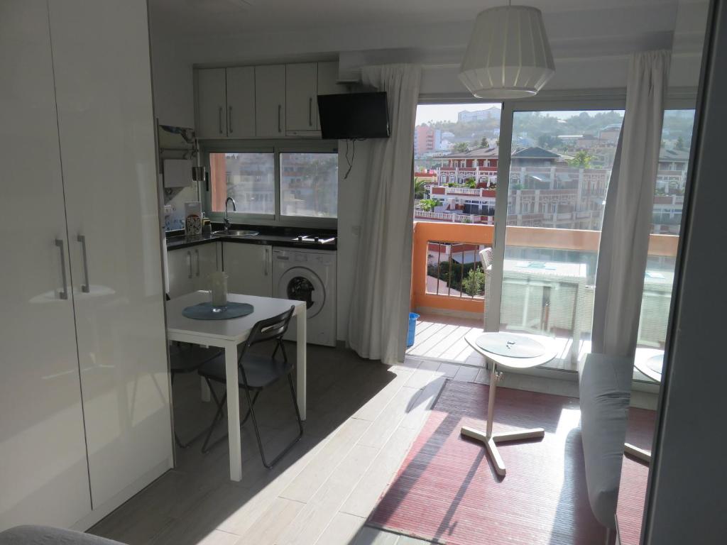 Kuchyňa alebo kuchynka v ubytovaní Céntrico Loft en el Puerto de la Cruz con Wifi y cerca de la playa