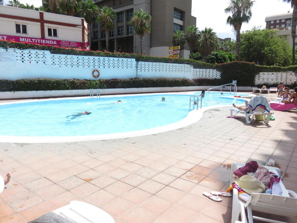 Bazén v ubytovaní Céntrico Loft en el Puerto de la Cruz con Wifi y cerca de la playa alebo v jeho blízkosti