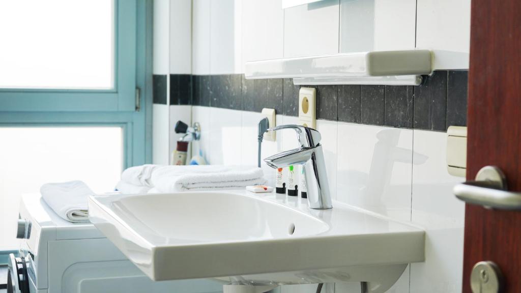 Amosa Liège City Centre Hotel - Apartamento De Dos Dormitorios