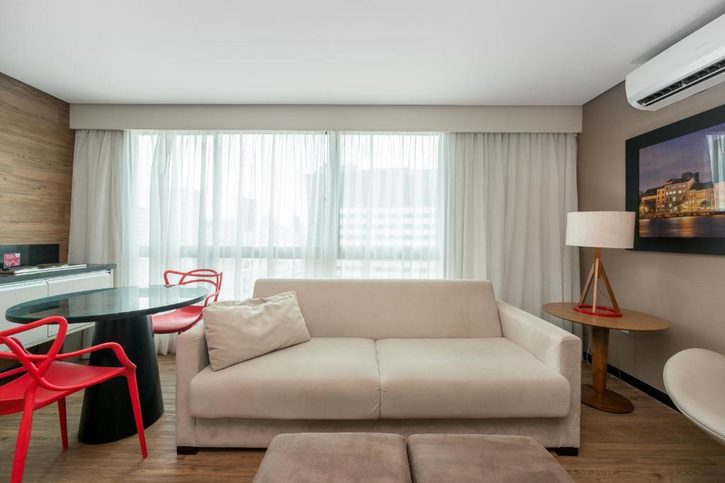  RMD906 Maravilhoso flat na praia de Boa Viagem