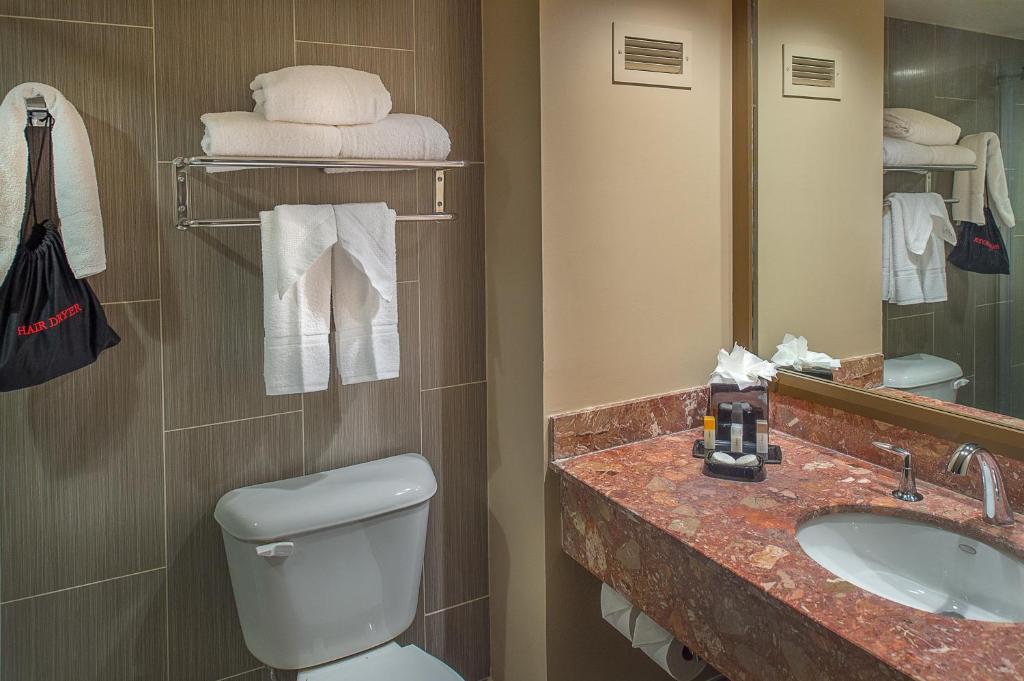 HoteLumiere at the Arch, A Caesars Destination photo