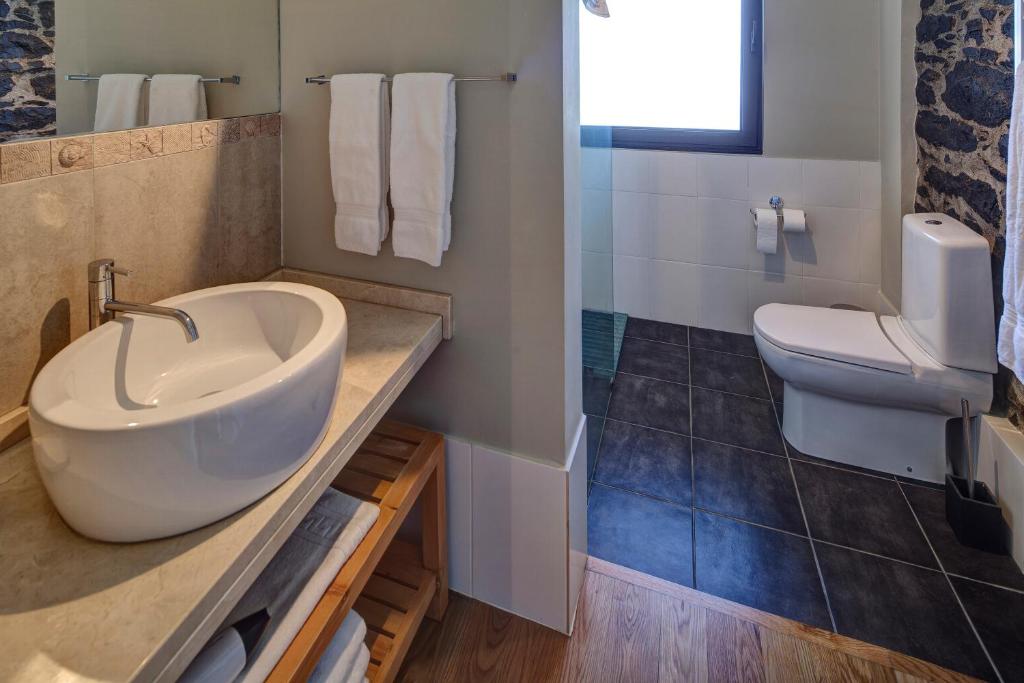 Number 15 Ocean & City View Villas - 10