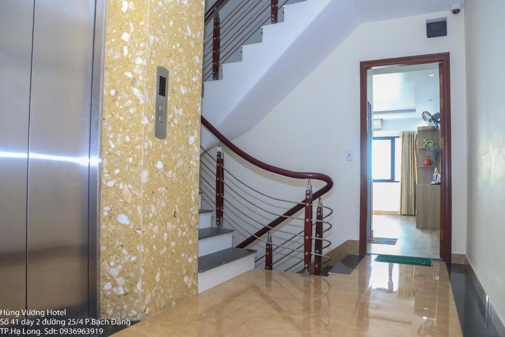 Hùng Vương Hotel Hạ Long - Housity