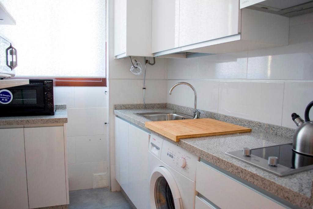 Kuchnia lub aneks kuchenny w obiekcie APARTAMENTO AL LADO DE LA CASA DE PICASSO
