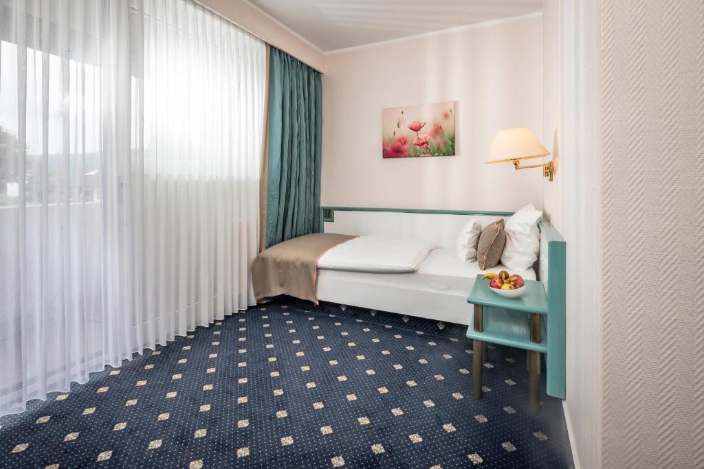 PANORAMA Hotel Heimbuchenthal - Standard Single Room