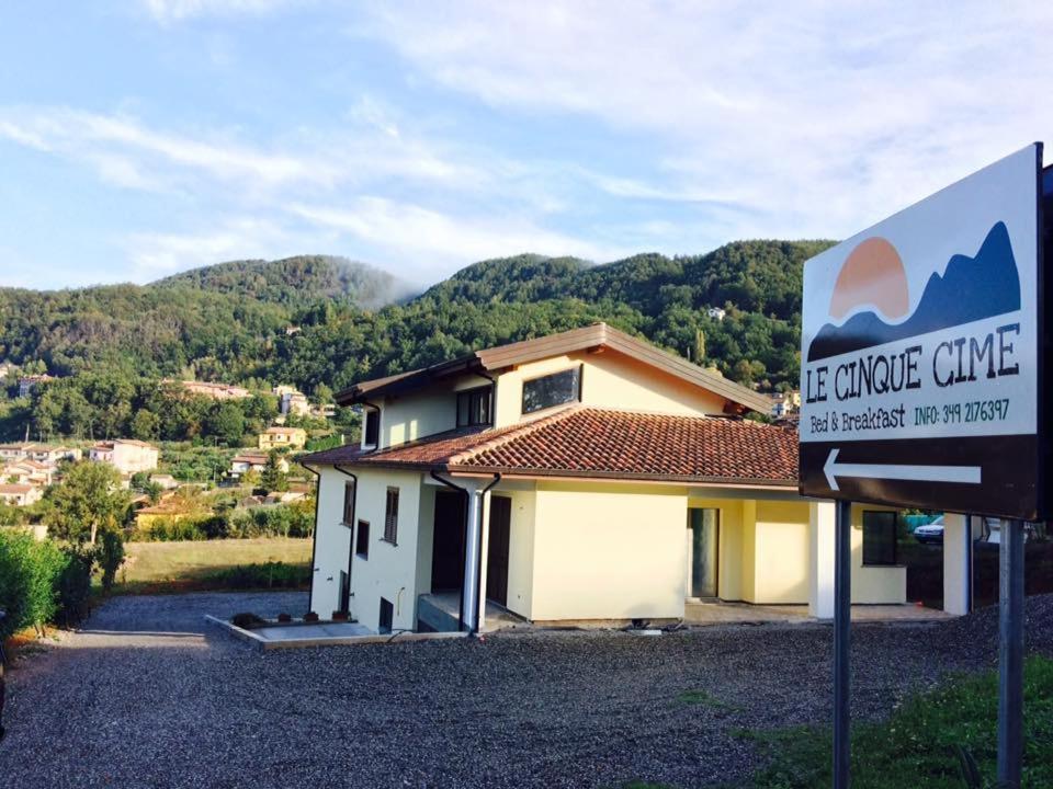 Nespecifikovaný výhled na hory nebo výhled na hory při pohledu z bed and breakfast
