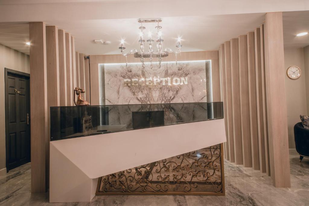 Vstupní hala nebo recepce v ubytování Edrin Gözde Hotel