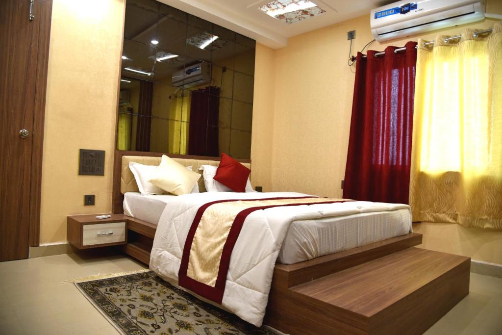 Hotel M K Plaza - Housity