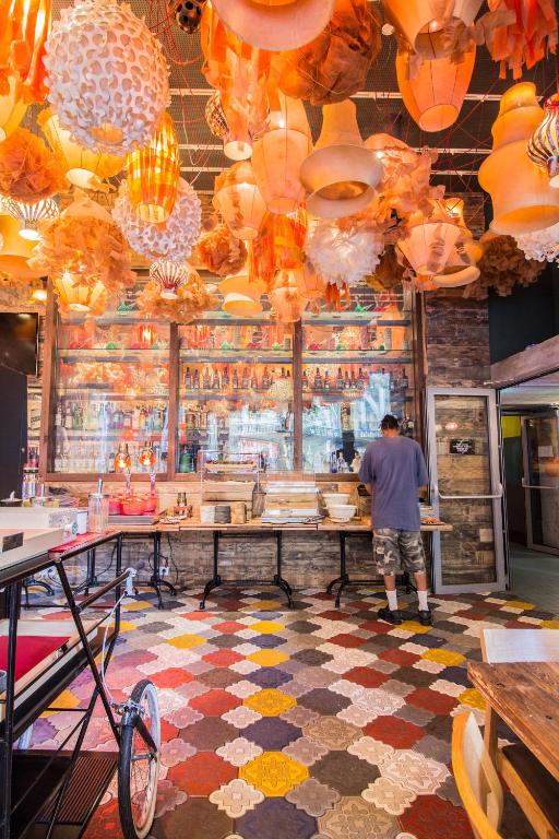 Reštaurácia alebo iné gastronomické zariadenie v ubytovaní Generator Barcelona