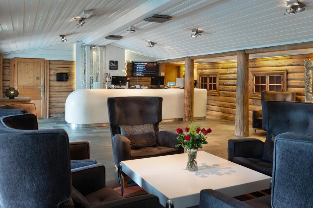 Posezení v ubytování Quality Hotel Leangkollen