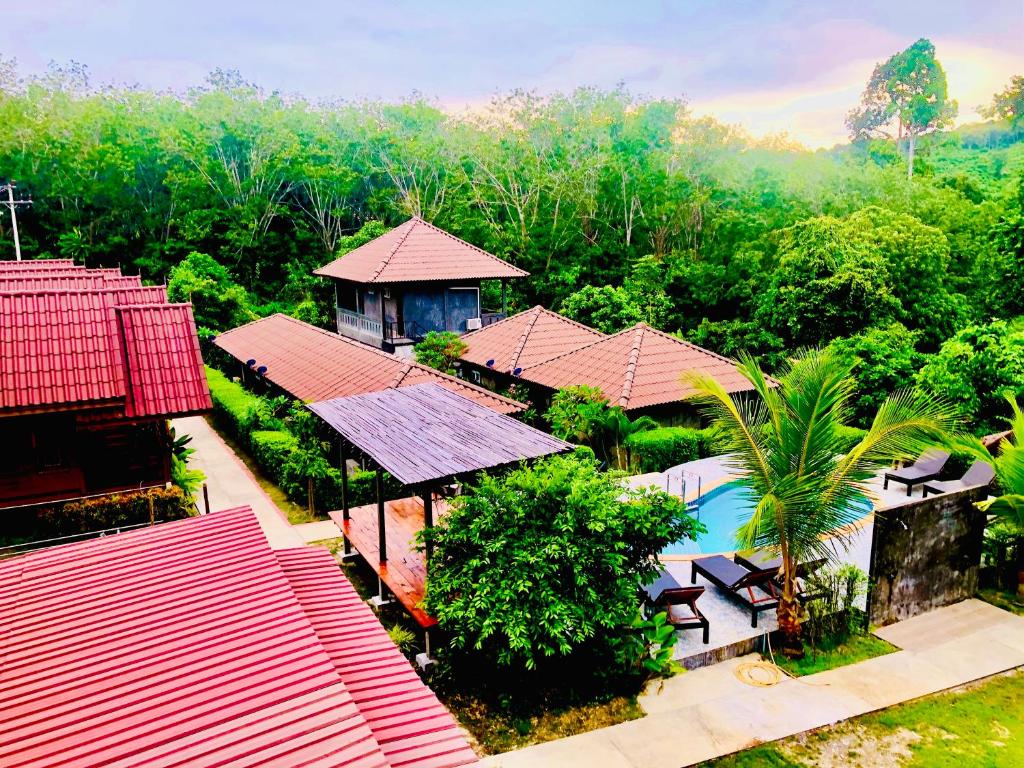 Zahrada ubytování Siam Lanta Resort - SHA Extra Plus