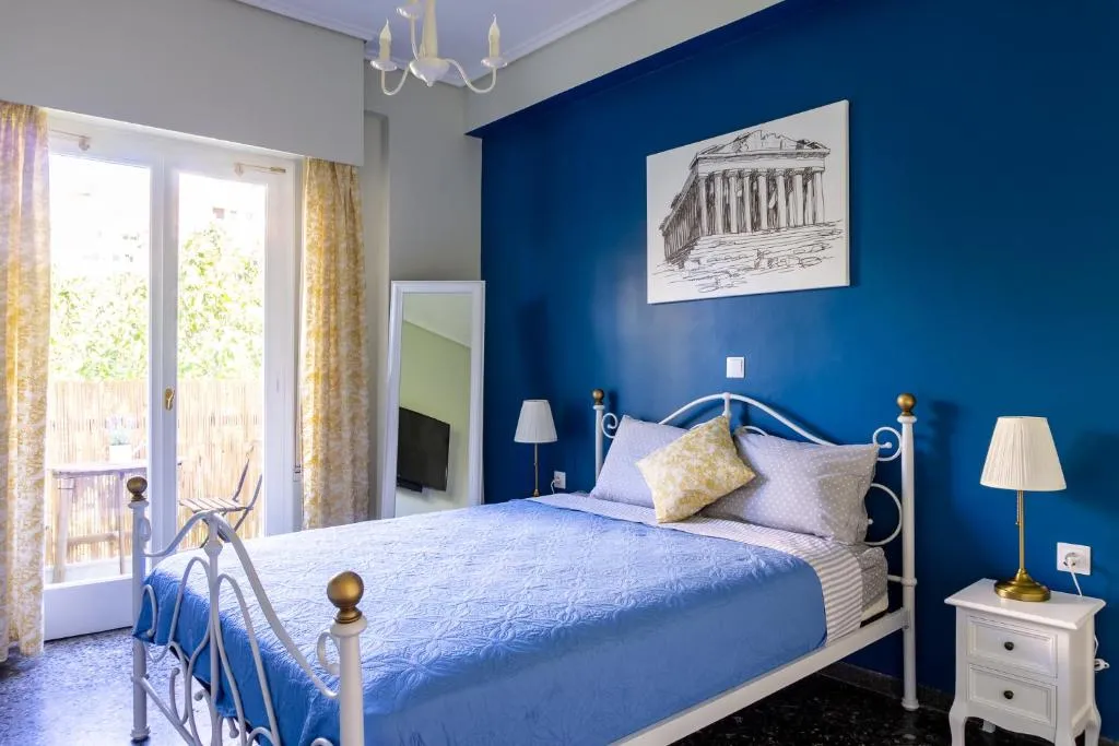 Vintage Neoclassical Apartment near Acropolis - 4K Netflix, Athens, Greece