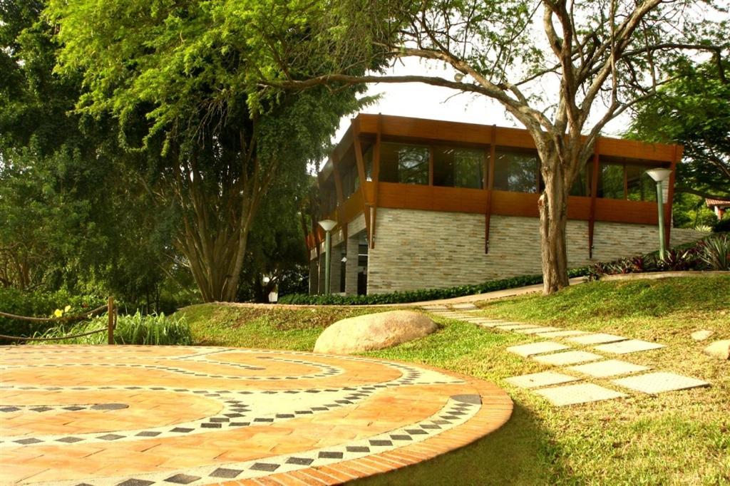  Oasis Hotel Spa