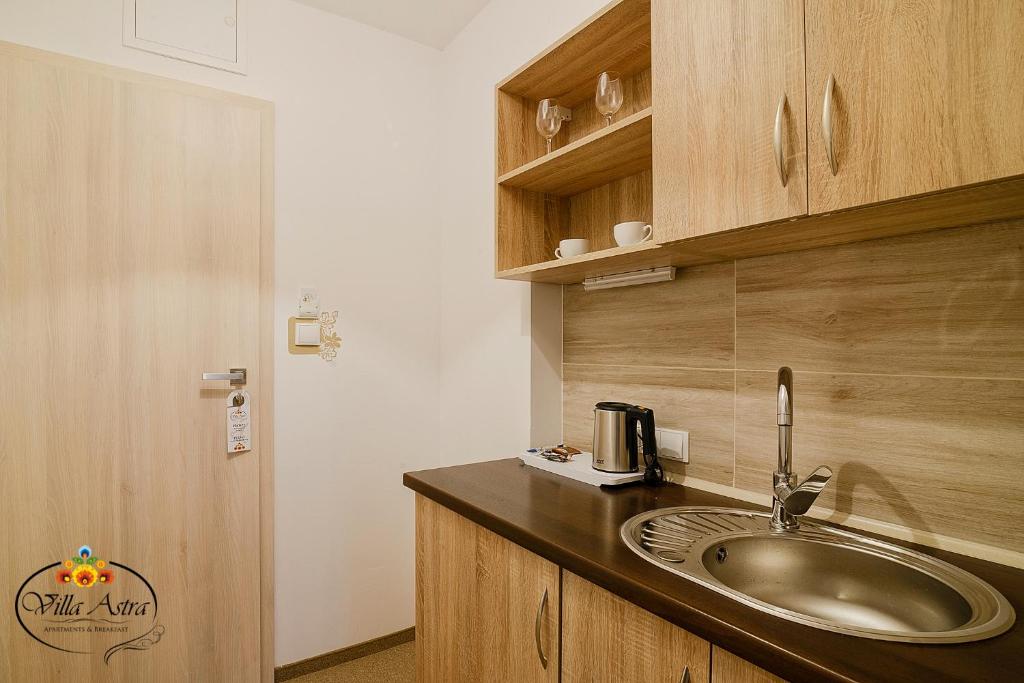 Villa Astra - Apartments & Restaurant - 15