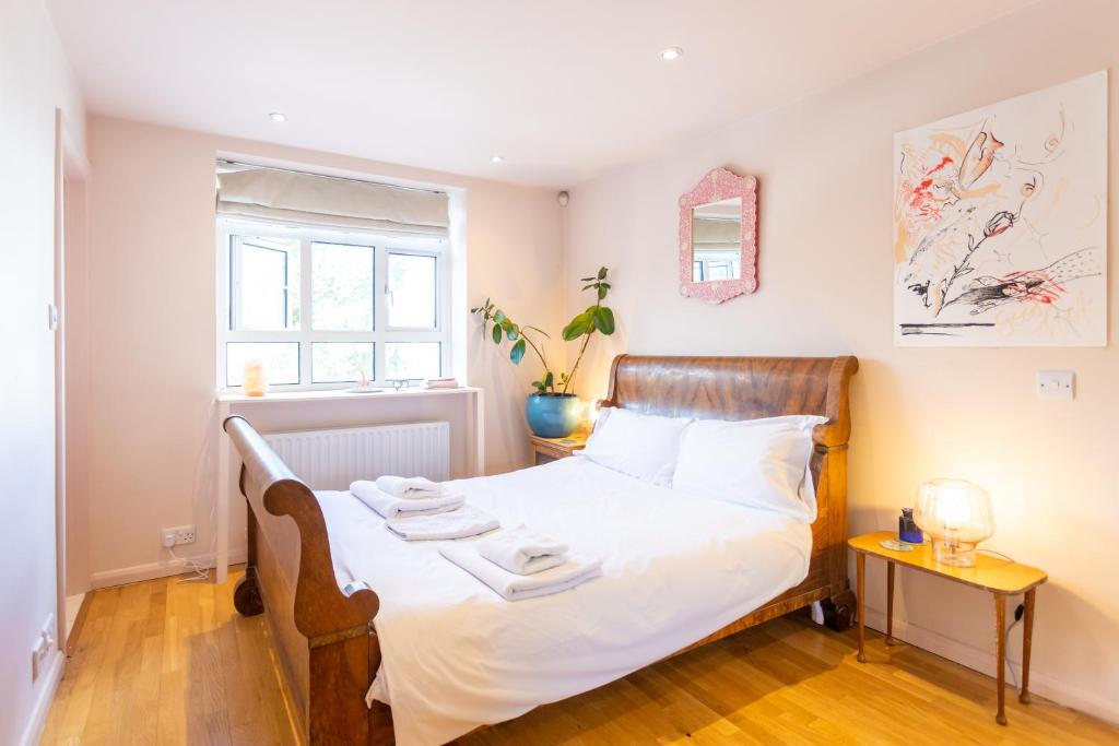 Charming 2 Bed Flat in Notting Hill for 4 people