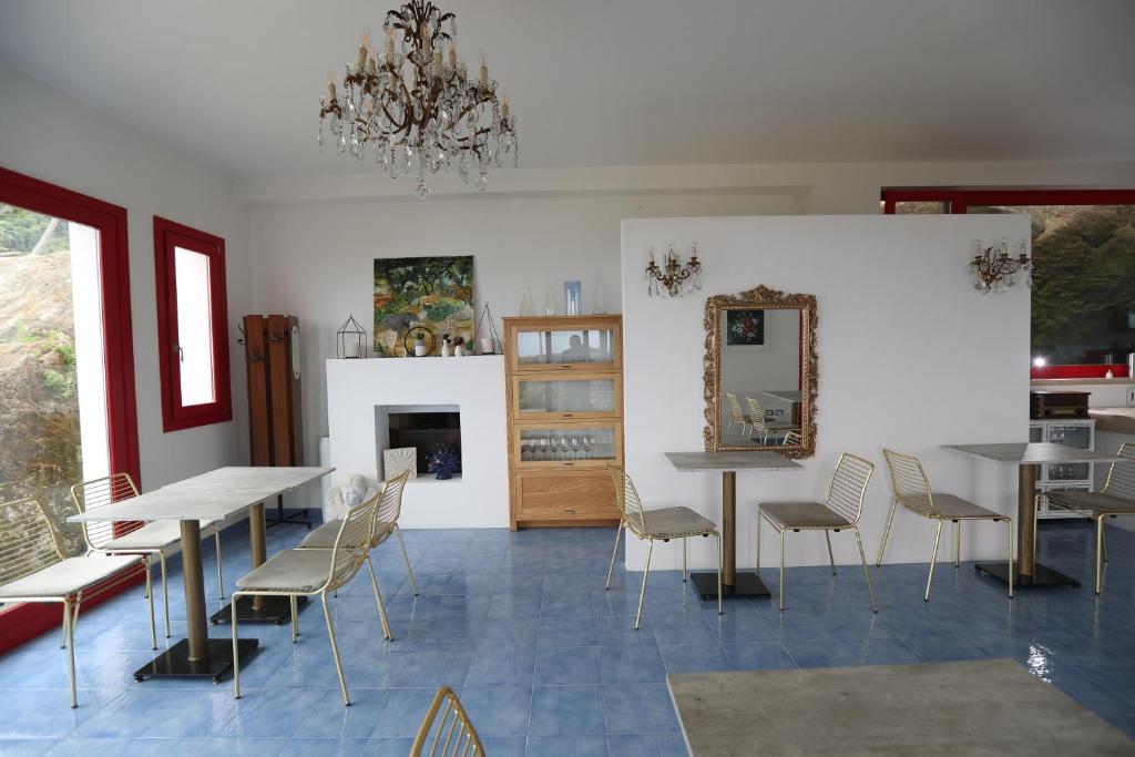 Reštaurácia alebo iné gastronomické zariadenie v ubytovaní Borgo Rosso di Sera - Resort Country Chic