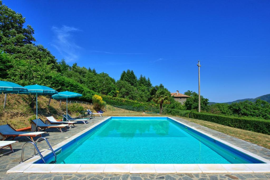 Bazén v ubytování Borgo Veronica by PosarelliVillas nebo v jeho okolí