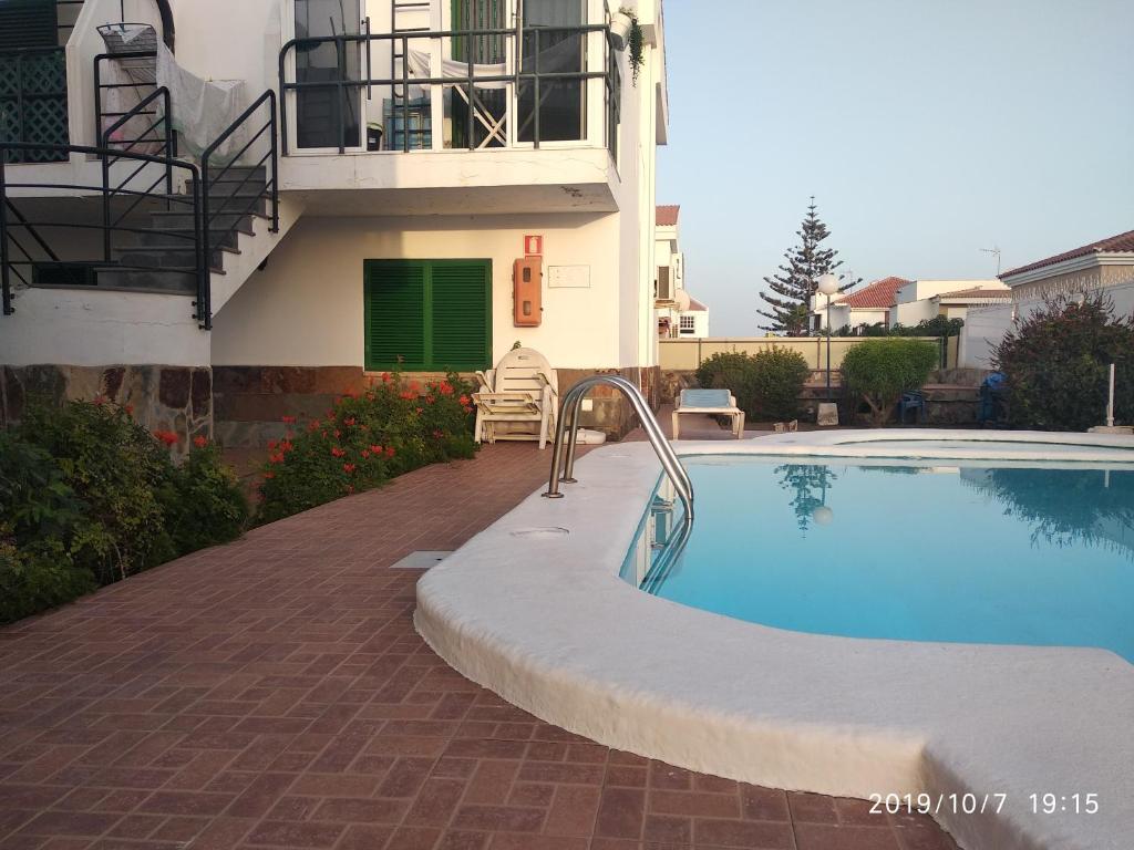 Bazén v ubytovaní CALMA SUITES Maspalomas alebo v jeho blízkosti