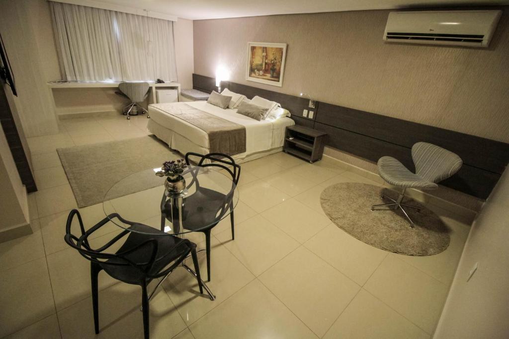  Oscar Hotel Executive