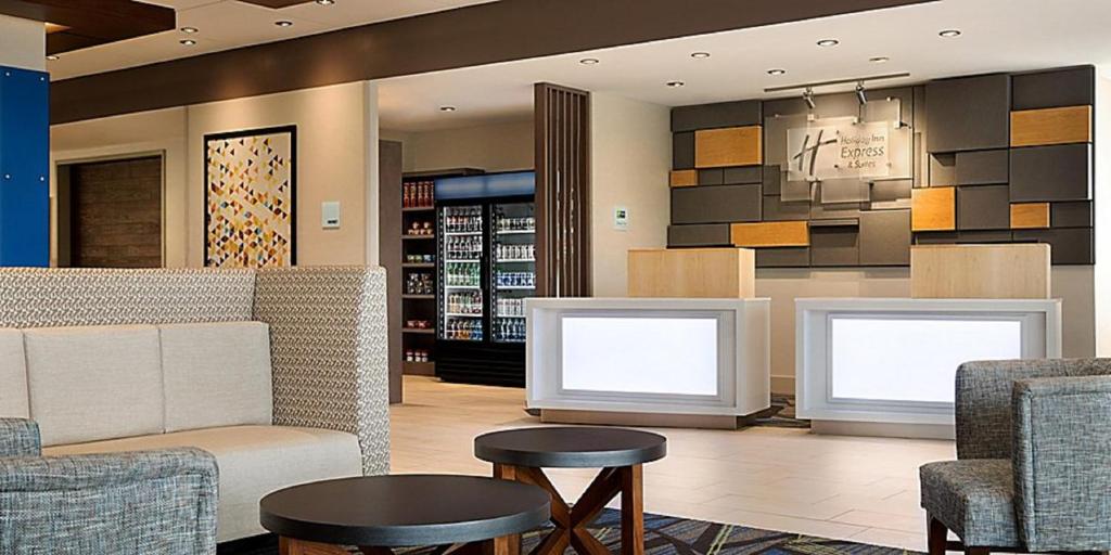 Holiday Inn Express & Suites - Savannah W - Chatham Parkway by IHG photo