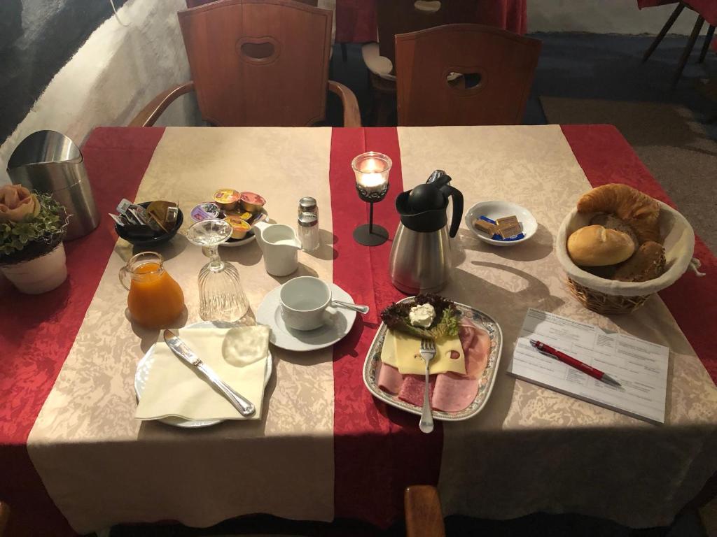 Jídlo v hotelu nebo okolí