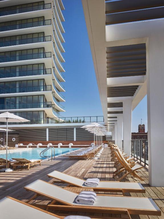 Bazén v ubytování Asbury Ocean Club Hotel nebo v jeho okolí