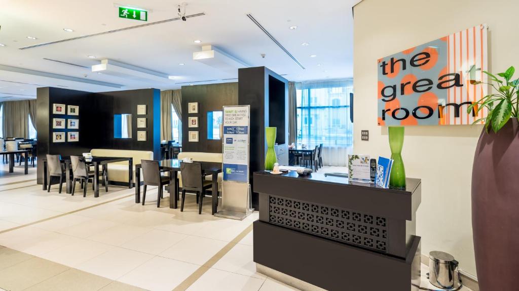 Holiday Inn Express Dubai Internet City by IHG
