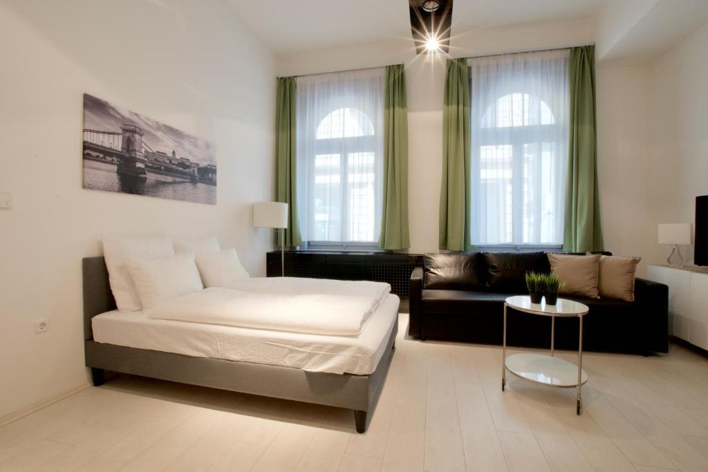 St. King 1 by Hi5 Apartments 1088 Budapest, Szentkirályi utca 1B kép - 1