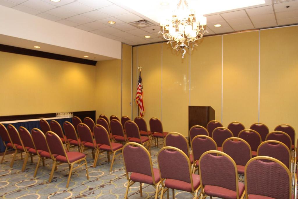 Holiday Inn Budd Lake - Rockaway Area by IHG photo